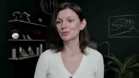 Snapshot of vivian_dream chatting on November 2025 06:47:02 AM Vivian online show from November 2025 06:47:02 AM