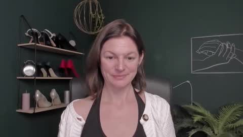 Snapshot of vivian_dream chatting on November 2025 07:46:02 PM Vivian online show from November 2025 07:46:02 PM