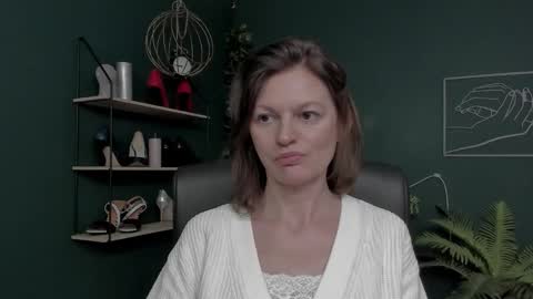 Snapshot of vivian_dream chatting on November 2025 07:32:01 AM Vivian online show from November 2025 07:32:01 AM