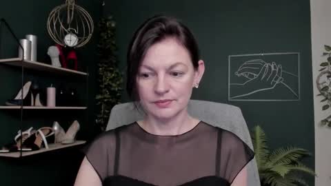 Snapshot of vivian_dream chatting on December 2025 08:18:01 AM Vivian online show from December 2025 08:18:01 AM