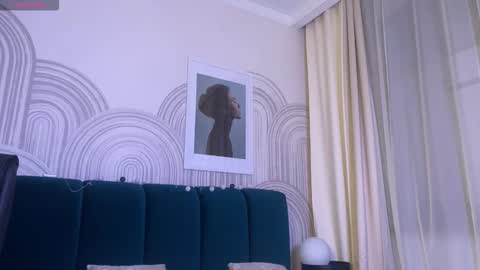 Vivian Evans online show from December 2025 01:43:01 AM