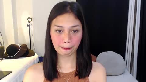 Snapshot of vivian_roberts chatting on December 2024 08:05:02 PM Vivian online show from December 2024 08:05:02 PM