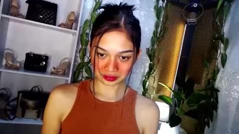 Snapshot of vivian_roberts chatting on January 2025 06:56:01 PM Vivian online show from January 2025 06:56:01 PM