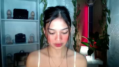 Snapshot of vivian_roberts chatting on January 2025 10:18:01 PM Vivian online show from January 2025 10:18:01 PM