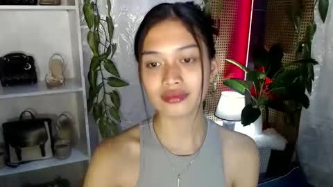 Snapshot of vivian_roberts chatting on January 2025 01:21:02 AM Vivian online show from January 2025 01:21:02 AM