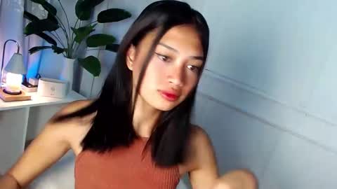 Snapshot of vivian_roberts chatting on January 2025 10:18:01 PM Vivian online show from January 2025 10:18:01 PM