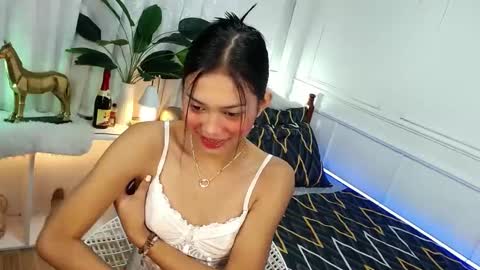 Snapshot of vivian_roberts chatting on March 2025 07:06:02 PM Vivian online show from March 2025 07:06:02 PM