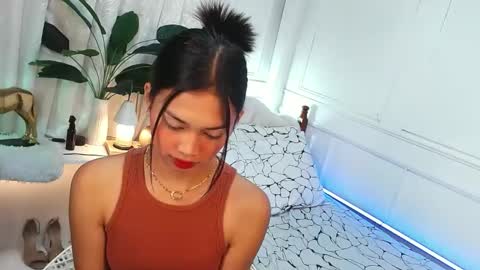 Snapshot of vivian_roberts chatting on March 2025 10:13:02 PM Vivian online show from March 2025 10:13:02 PM