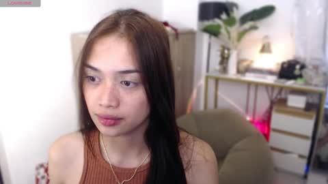 Snapshot of vivian_roberts chatting on October 2025 03:53:01 PM Vivian online show from October 2025 03:53:01 PM
