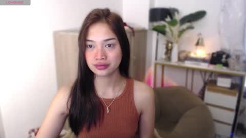 Snapshot of vivian_roberts chatting on October 2025 12:36:01 AM Vivian online show from October 2025 12:36:01 AM