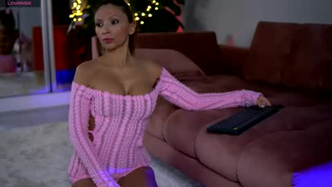 Snapshot of vivianestein chatting on December 2025 09:19:02 PM Vivi online show from December 2025 09:19:02 PM