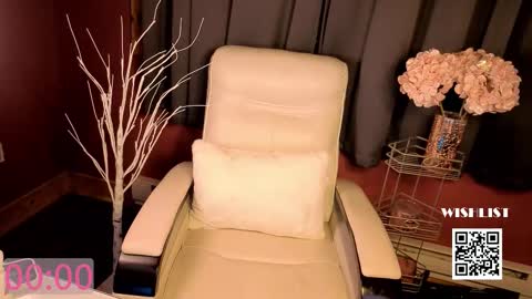 Snapshot of vivianluxe chatting on November 2025 04:59:02 AM VivianLuxe online show from November 2025 04:59:02 AM