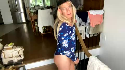 Vivlove online show from August 2026 07:56:01 PM