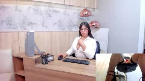 Snapshot of viviansantana chatting on November 2025 12:16:02 PM Vivian online show from November 2025 12:16:02 PM