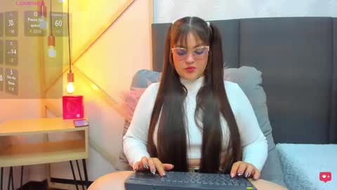 Snapshot of viviansantana chatting on November 2025 12:15:02 PM Vivian online show from November 2025 12:15:02 PM