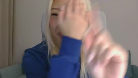 vivianwinters online show from November 2025 06:15:01 PM