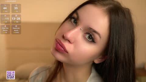 Nelly and Mari online show from November 2025 07:42:02 AM