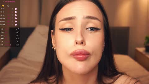 Nelly and Mari online show from December 2025 08:16:02 PM