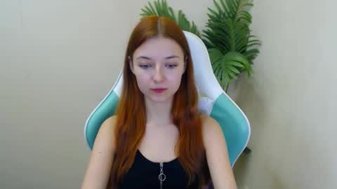 Vivien online show from January 2025 09:32:02 PM