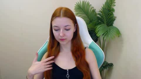 Vivien online show from February 2025 06:37:01 PM