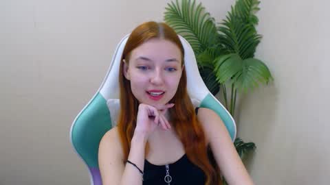 Vivien online show from March 2025 12:41:02 PM