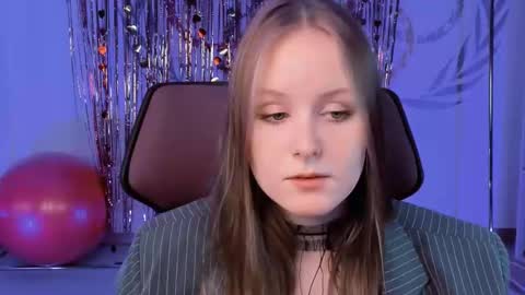 Vivien online show from February 2025 09:27:02 PM