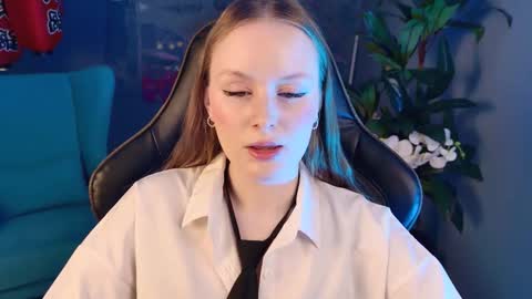 Vivien online show from November 2025 10:14:02 AM