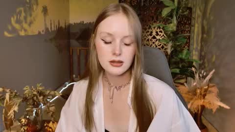 Vivien online show from December 2025 05:10:02 PM