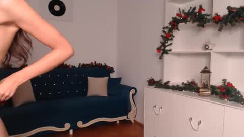 Snapshot of vivienneclement chatting on December 2024 07:21:01 PM Vivienne online show from December 2024 07:21:01 PM