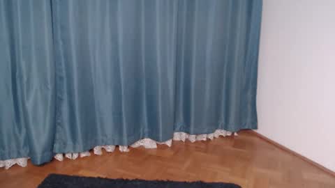 Snapshot of vivienneclement chatting on January 2025 03:54:01 PM Vivienne online show from January 2025 03:54:01 PM