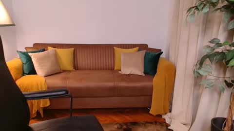 Snapshot of vivienneclement chatting on November 2025 05:15:01 PM Vivienne online show from November 2025 05:15:01 PM