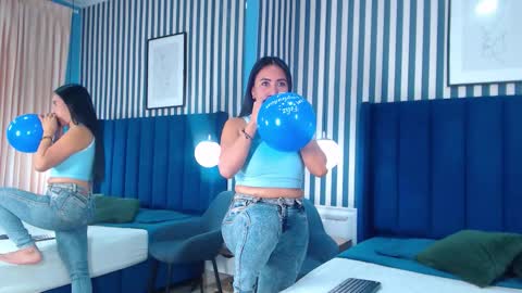 Snapshot of viviennerosette chatting on November 2025 01:11:01 PM Vivian online show from November 2025 01:11:01 PM