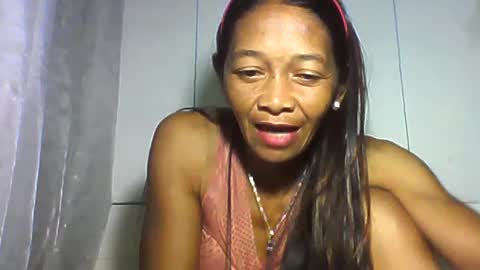 Snapshot of vixen_lina chatting on June 2026 07:05:01 PM vixen_lina online show from June 2026 07:05:01 PM