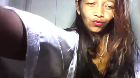 Snapshot of vixen_lina chatting on June 2026 06:16:01 PM vixen_lina online show from June 2026 06:16:01 PM