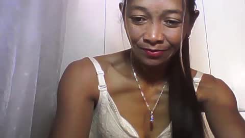Snapshot of vixen_lina chatting on July 2026 07:22:01 AM vixen_lina online show from July 2026 07:22:01 AM