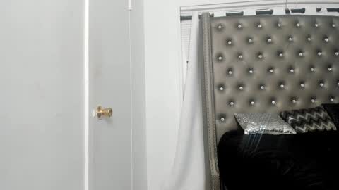 Snapshot of vixen_sasha chatting on December 2024 09:40:02 AM Sasha Malone online show from December 2024 09:40:02 AM