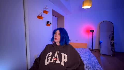 Polly  Online mostly at 9pm-2am UK Time online show from January 2025 06:56:02 PM