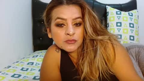 Venus online show from November 2025 01:00:02 AM