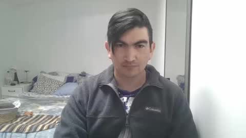 vladir_9 online show from November 2025 07:01:02 PM