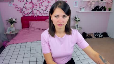 Vladlena online show from September 2025 06:48:01 AM