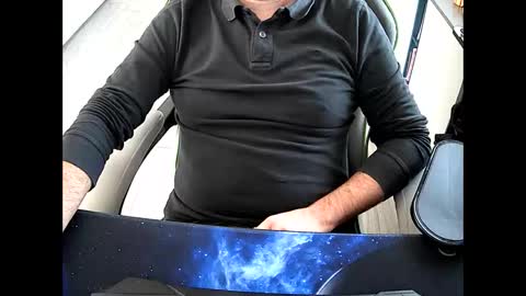 Snapshot of vonele chatting on October 2025 11:33:02 AM Vonn online show from October 2025 11:33:02 AM