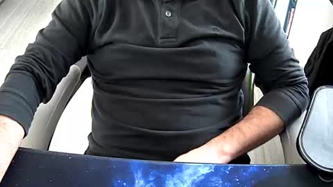 Snapshot of vonele chatting on October 2025 11:42:01 AM Vonn online show from October 2025 11:42:01 AM