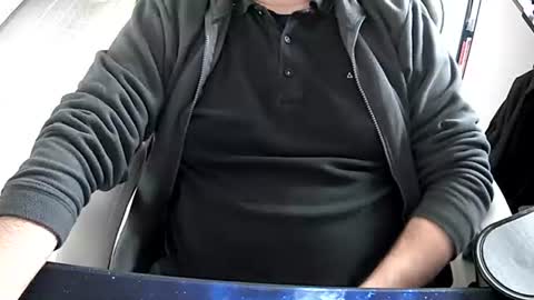 Snapshot of vonele chatting on December 2025 12:43:02 PM Vonn online show from December 2025 12:43:02 PM