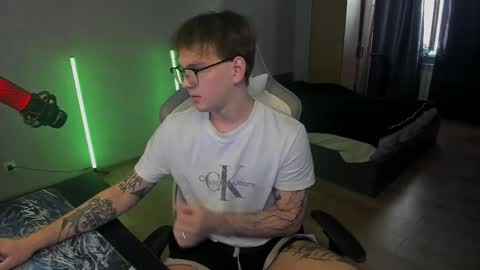 Snapshot of vova_belkin_ chatting on May 2026 04:24:01 PM vova online show from May 2026 04:24:01 PM