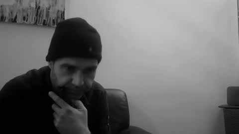 Snapshot of voyeuredeluxe chatting on December 2025 09:03:01 AM voyeuredeluxe online show from December 2025 09:03:01 AM