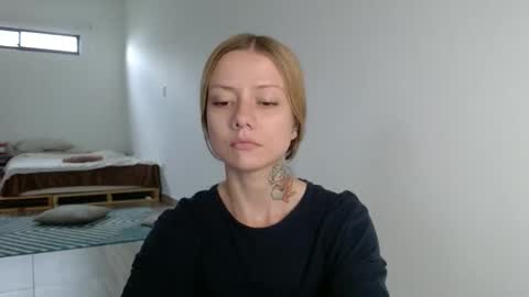 Victoria online show from December 2025 09:32:01 PM