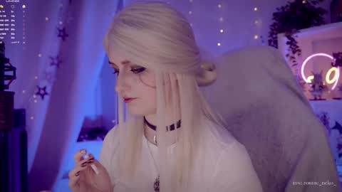 Snapshot of vronnier chatting on September 2025 07:13:01 PM vronnier online show from September 2025 07:13:01 PM