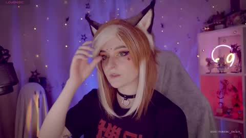 Snapshot of vronnier chatting on October 2025 03:30:02 PM vronnier online show from October 2025 03:30:02 PM