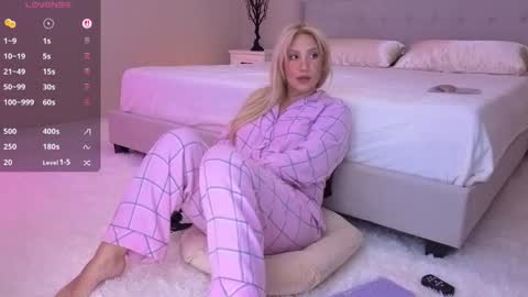 Snapshot of vsunshiny chatting on September 2025 10:53:02 PM Sunshiny online show from September 2025 10:53:02 PM