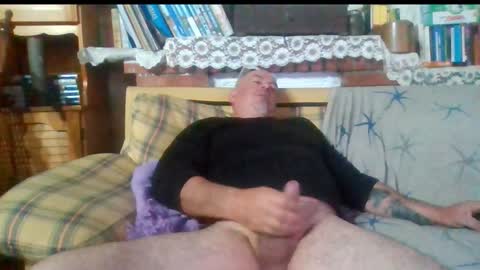 Snapshot of vuda77 chatting on January 2025 07:58:02 AM oscar online show from January 2025 07:58:02 AM